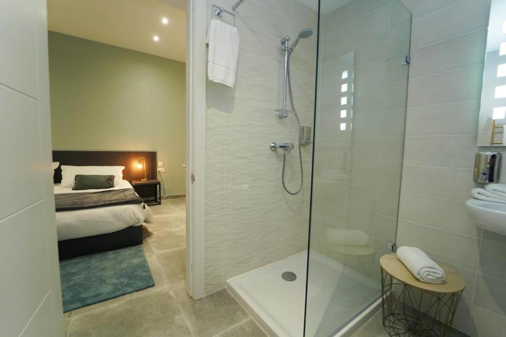 Private Rooms With Bathroom In Валета Екстериор снимка