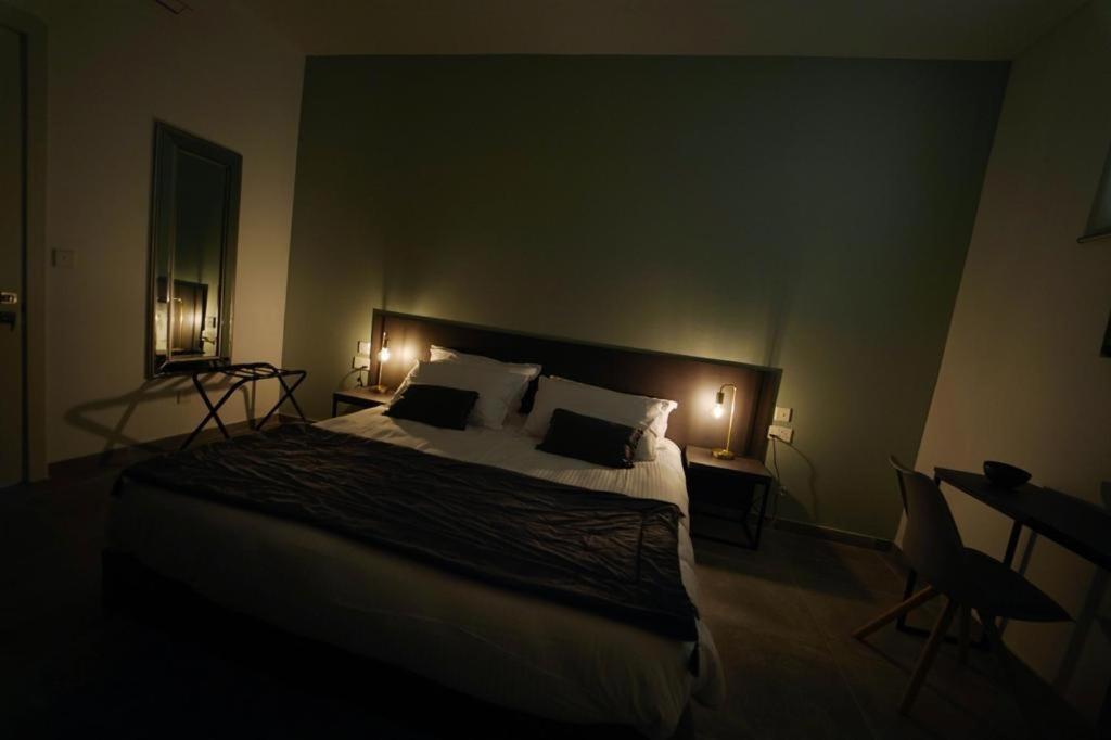 Private Rooms With Bathroom In Валета Екстериор снимка